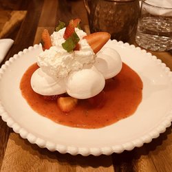 Strawberry Pavlova