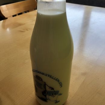 Perschl's Milchtankstelle - Ein Liter frische Landmilch von Perschl's Milchtankstelle! - Specialty Food Near Me - Garching a.d. Alz, BY