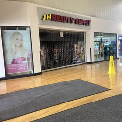 Jini Beauty Supply - Closed when they said they opened at 10 today... this picture was taken at 10:52 am