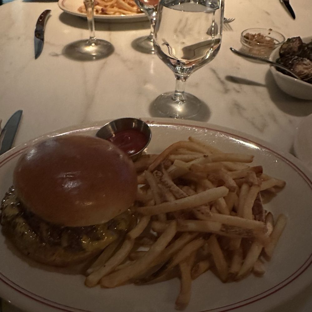 Le Ame - The American Burger - Steakhouses Near Me - Phoenix, Arizona