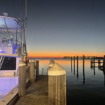 Lazy Days Restaurant - Beautiful sunset - Seafood Near Me - Islamorada, Florida Lazy Days Restaurant - Beautiful sunset - Seafood Near Me - Islamorada, Florida