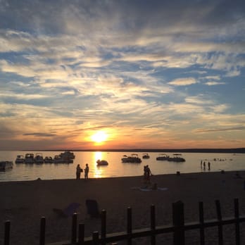 Harpoon Eddie's - The sunset from the patio. Looks like a painting - American Near Me - Sylvan Beach, New York
