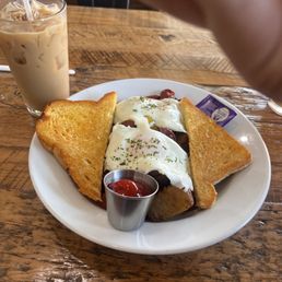 Hot Link Hash and Eggs