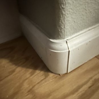 Elite Flooring Repair - Den baseboard upstairs - Flooring Near Me Elite Flooring Repair - Den baseboard upstairs - Flooring Near Me