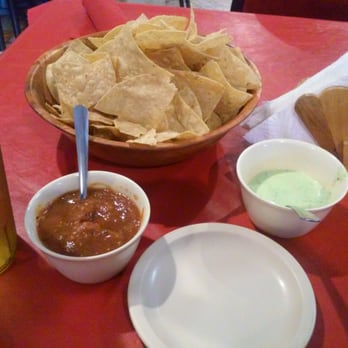 Hector's Mexican Restaurant - Chips and salsa - Tex-Mex Near Me - Crosby, Texas