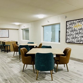 1. Comfort Inn & Suites