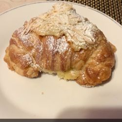 Café del Puerto - Croissant de coco
