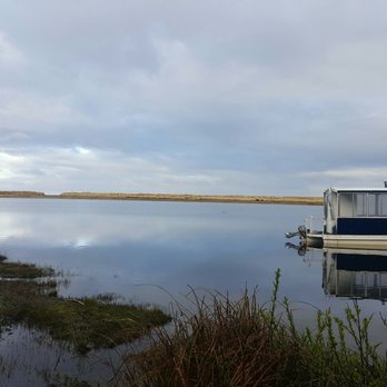 Floras Lake - Floras Lake - Lakes Near Me - Langlois, Oregon