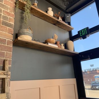 Crown Brew Coffee - Inside area - Coffee & Tea Near Me - Marion, Illinois