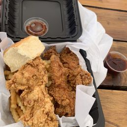 The vibe plate with regular chicken and spicy chicken, and bbq sauce The vibe plate with regular chicken and spicy chicken, and bbq sauce