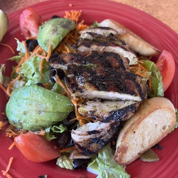 Oscar's Cafe - Grilled chicken salad - Mexican Near Me - Springdale, Utah