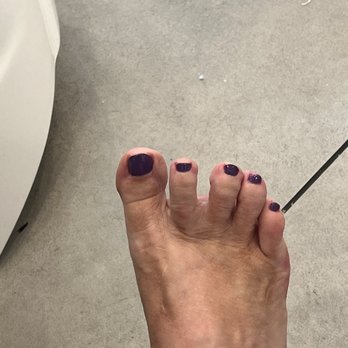 Diva Nails Spa & Wax Center - Matching toes - Nail Salons Near Me - Davis, California