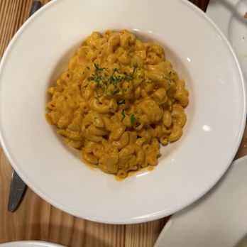 Candle - Mac- n Cheez - Vegan Near Me - New York, New York Candle - Mac- n Cheez - Vegan Near Me - New York, New York