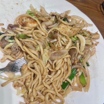 Din Ding Dumpling House - Combination chow mein - Dim Sum Near Me - Union City, California Din Ding Dumpling House - Combination chow mein - Dim Sum Near Me - Union City, California