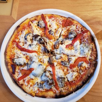 matchbox - Special Q pizza - chicken, mushrooms, roasted red peppers, mozzarella, red sauce, yum! - Pizza Near Me - Rockville, Maryland matchbox - Special Q pizza - chicken, mushrooms, roasted red peppers, mozzarella, red sauce, yum! - Pizza Near Me - Rockville, Maryland