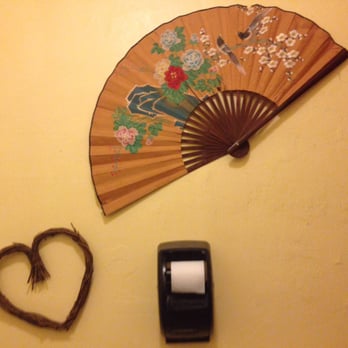 Don's Country Kitchen - Women's bathroom 1 - Breakfast & Brunch Near Me - Oceanside, California
