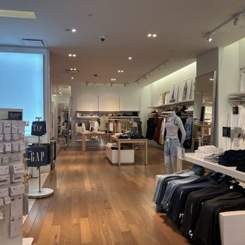 Gap - Men's Clothing Near Me - Albuquerque, New Mexico