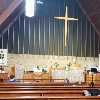 St David's Episcopal Church - Getting the electric guitar ready for service - Churches Near Me - Southfield, Michigan St David's Episcopal Church - Getting the electric guitar ready for service - Churches Near Me - Southfield, Michigan