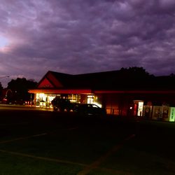 Turkey Hill Midwest - Yes they are open but no lighting???
