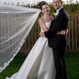 John Munno Photography - Beautiful Fall wedding day by the shore! Photographer: John Munno - Session Photography Near Me - Southbury, Connecticut