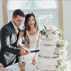 Castleton Farms Event Facility - Planning a wedding with Castleton Farms is a piece of cake!