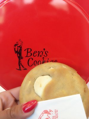 Ben's Cookies by null