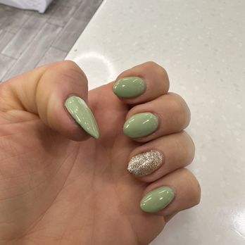 B&T Nails Lounge - Nail Salons Near Me - Simi Valley, California