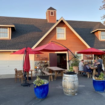 Harvest Moon Winery - Their estate - A cute little house turned tasting room - Wineries Near Me - Santa Rosa, California Harvest Moon Winery - Their estate - A cute little house turned tasting room - Wineries Near Me - Santa Rosa, California