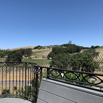 AronHill Vineyards - Wine Tasting Room Near Me - Templeton, California AronHill Vineyards - Wine Tasting Room Near Me - Templeton, California