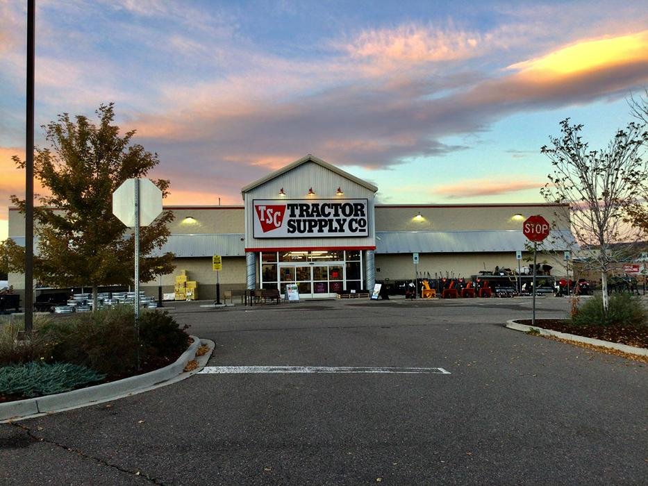 Tractor Supply Image
