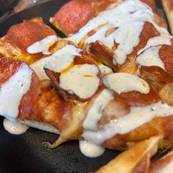 Round Table Pizza - Lunch buffet 13.99$