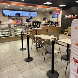Dunkin' - Inside