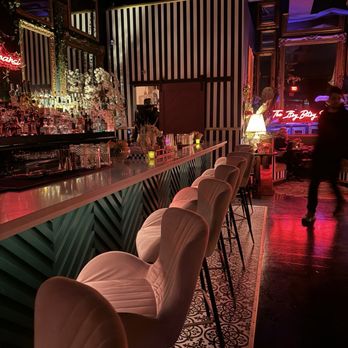 Anansi Cocktail Lounge