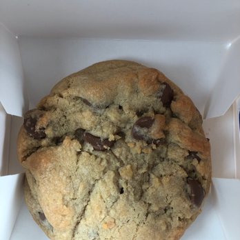 Crumbl - Sun Prairie - Chocolate Chip cookie - Bakeries Near Me - Sun Prairie, Wisconsin