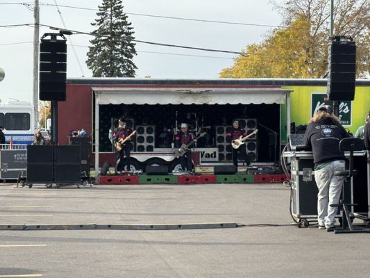 Kroll's West by null