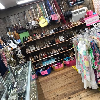 Pennywise Consignment Shop - Women's Clothing Near Me - Mystic, Connecticut