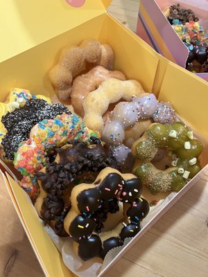 Dot & Dough by null