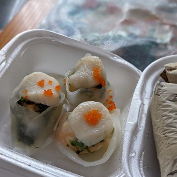 Jade Palace Chinese Restaurant - Steamed scallop dumplings with spinach 3pc for $7.95 - Chinese Near Me - Burnaby, British Columbia Jade Palace Chinese Restaurant - Steamed scallop dumplings with spinach 3pc for $7.95 - Chinese Near Me - Burnaby, British Columbia