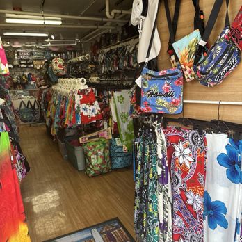 Cute Hawaii Gifts - Interior - Women's Clothing Near Me - Honolulu, Hawaii Cute Hawaii Gifts - Interior - Women's Clothing Near Me - Honolulu, Hawaii