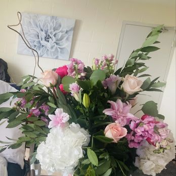 Watanabe Floral - This does NOT look like the bouquet shown on the website. The flowers and leaves are too big and large for the small vase. - Florists Near Me - Honolulu, Hawaii Watanabe Floral - This does NOT look like the bouquet shown on the website. The flowers and leaves are too big and large for the small vase. - Florists Near Me - Honolulu, Hawaii