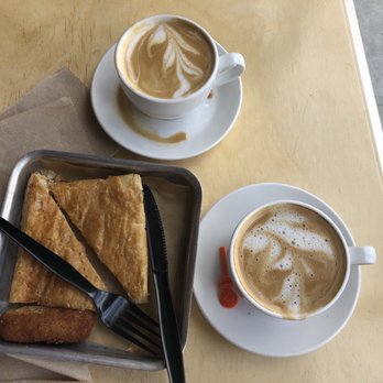 Black Bean Deli - Cafe con leche with oat milk - Cuban Near Me - Orlando, Florida