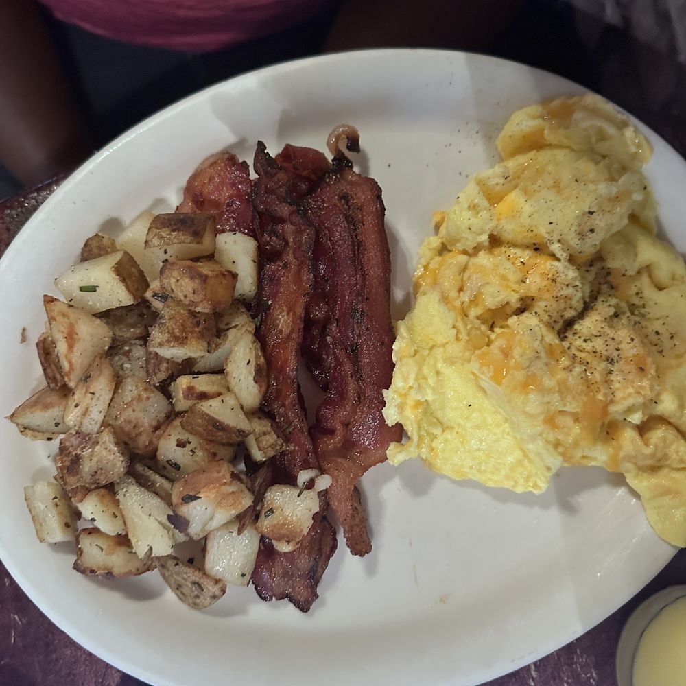 Scramble eggs, bacon and potatoes