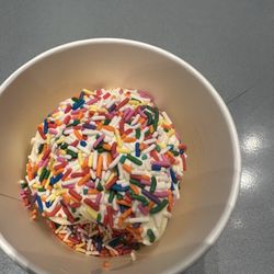Zoyo Frozen Yogurt