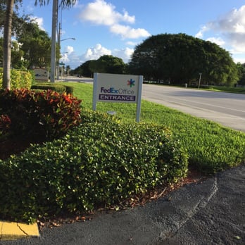 FedEx Office Print & Ship Center - Tiny. Tiny. Sign - Shipping Centers Near Me - Boca Raton, Florida FedEx Office Print & Ship Center - Tiny. Tiny. Sign - Shipping Centers Near Me - Boca Raton, Florida