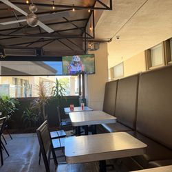 El Pueblo Mexican Food & Bar - Del Mar - Patio outside area