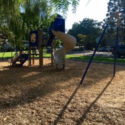 Mathewson Park - Beautiful Park at Twlight for the Kiddos