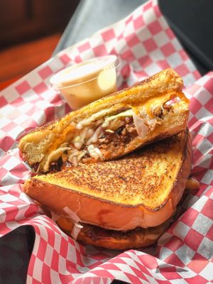 Cheesie's Pub & Grub - Lakeview by null