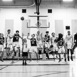 Waldorf School Orange County - High school basketball team Photo credit: Danielle Cohen
