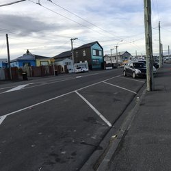 Peoples Coffee - Lots of parking on Lyall PDE