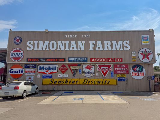 Simonian Farms by null
